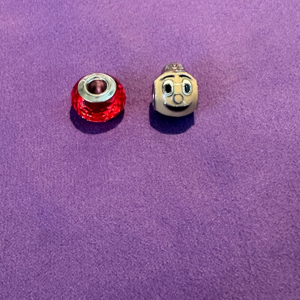 Ohio State Red Faceted Glass and Smiley Face Bead Charm Set